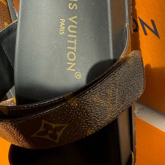 Louis Vuitton Bom Dia Flat Comfort Mules - Picture 7 of 15